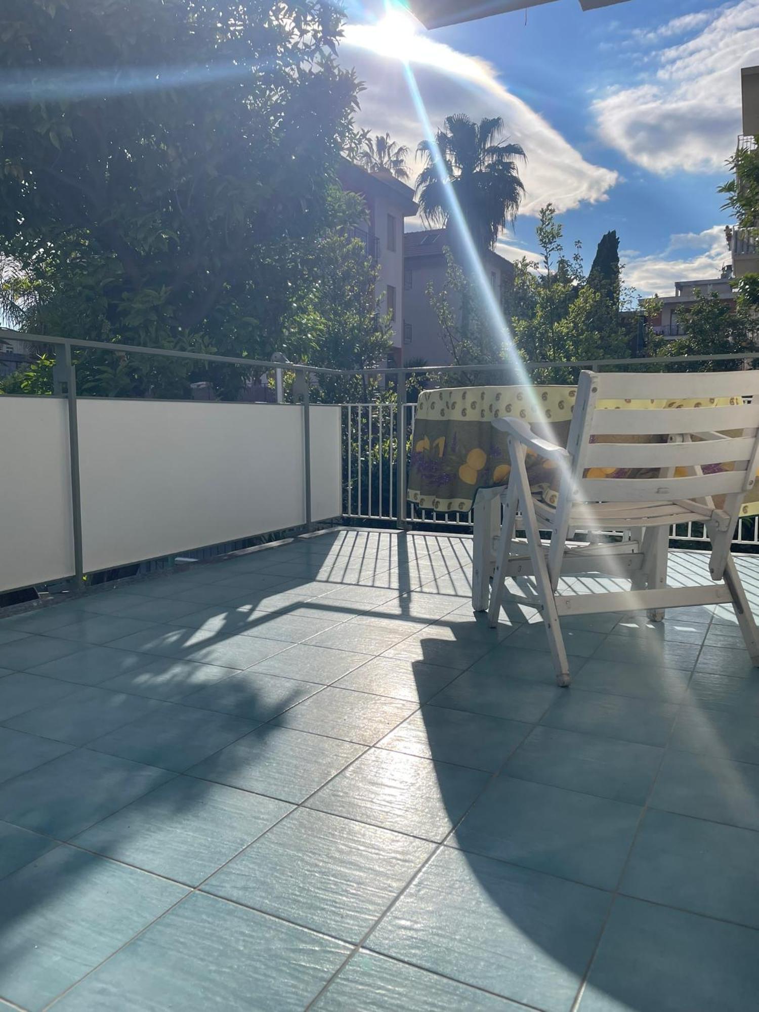 Franca'S House Apartment Bordighera Bagian luar foto