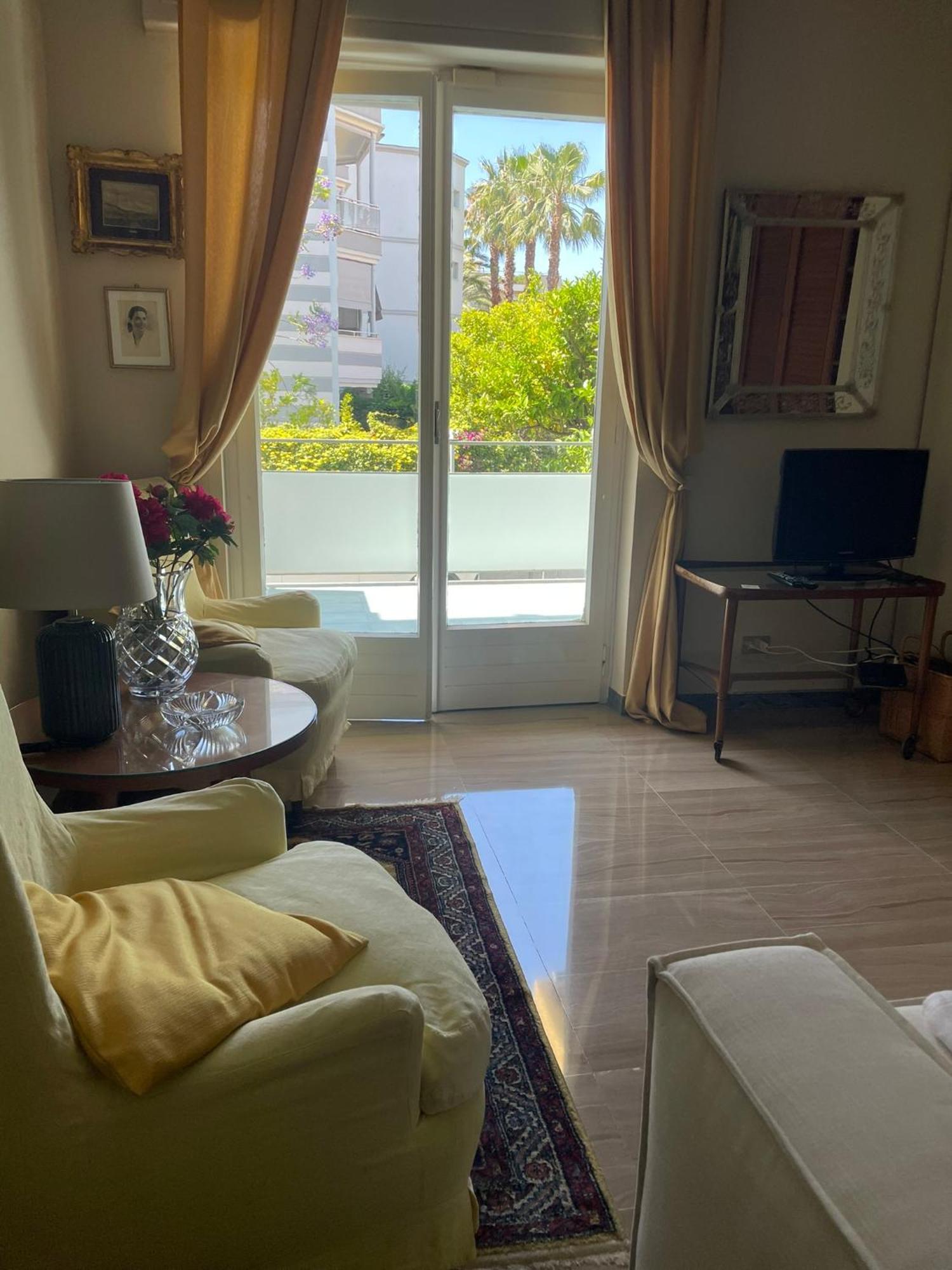 Franca'S House Apartment Bordighera Bagian luar foto